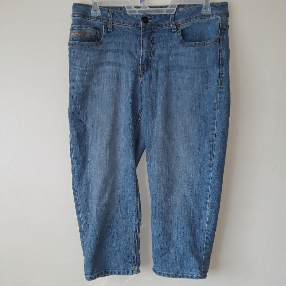 Faded Glory denim capri size 16